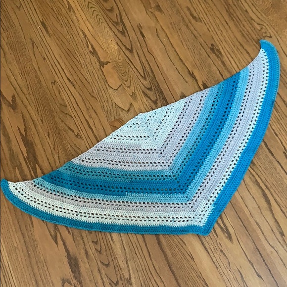 Kid sized homemade shawl - Picture 2 of 4